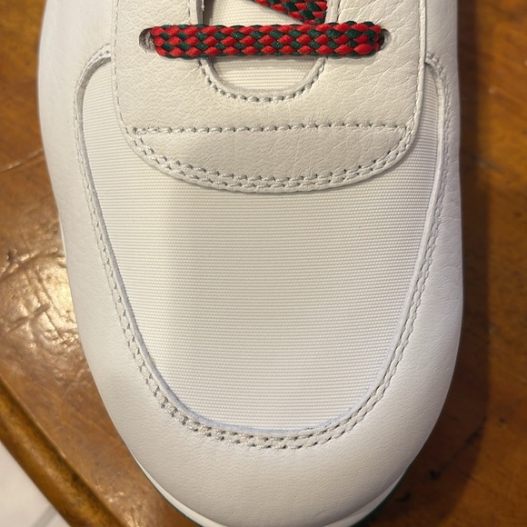 Classic Gucci 1984 low top in leather. Brand new in original box and bag. - Picture 10 of 11